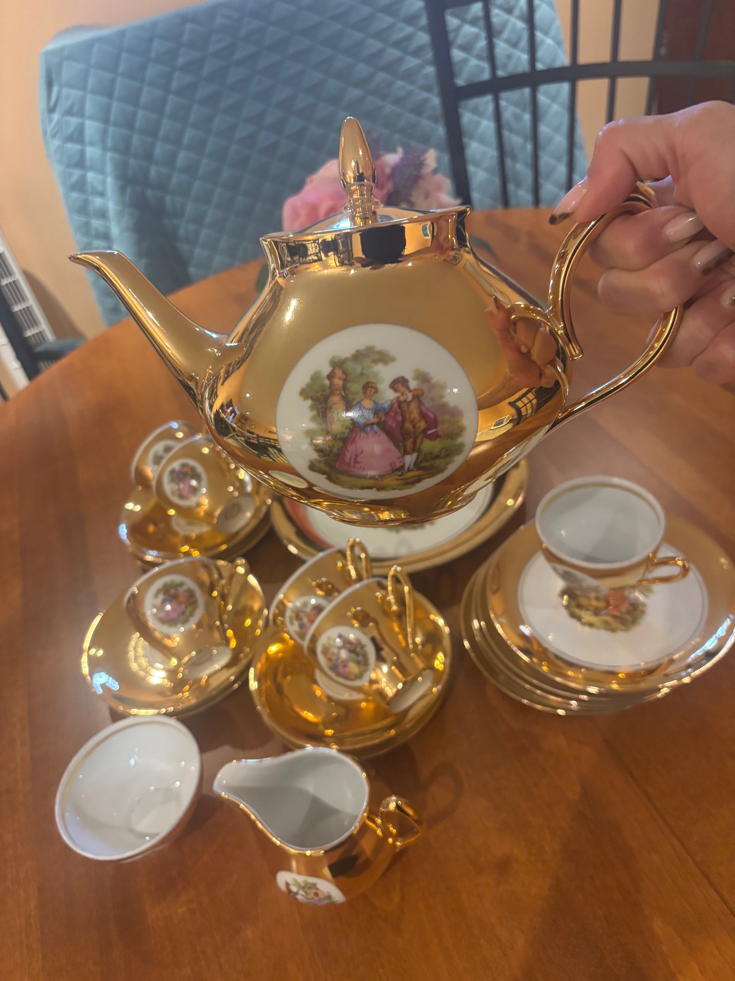 Exquisite Vintage Bondware Tea Set